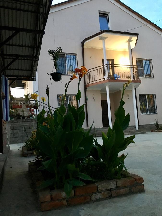 Nadia Hotel Sukhumi Bagian luar foto