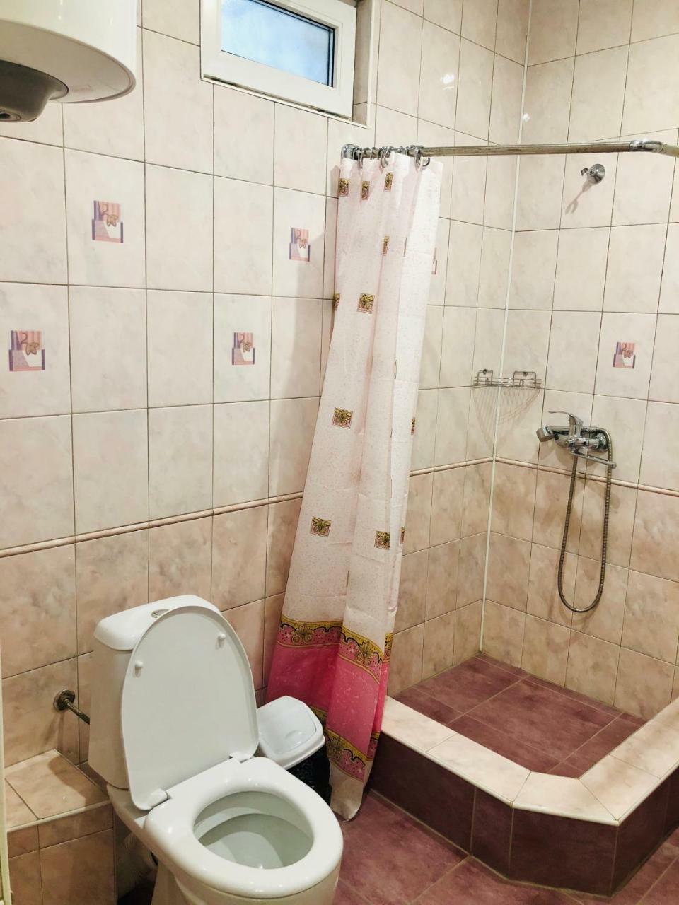 Nadia Hotel Sukhumi Bagian luar foto