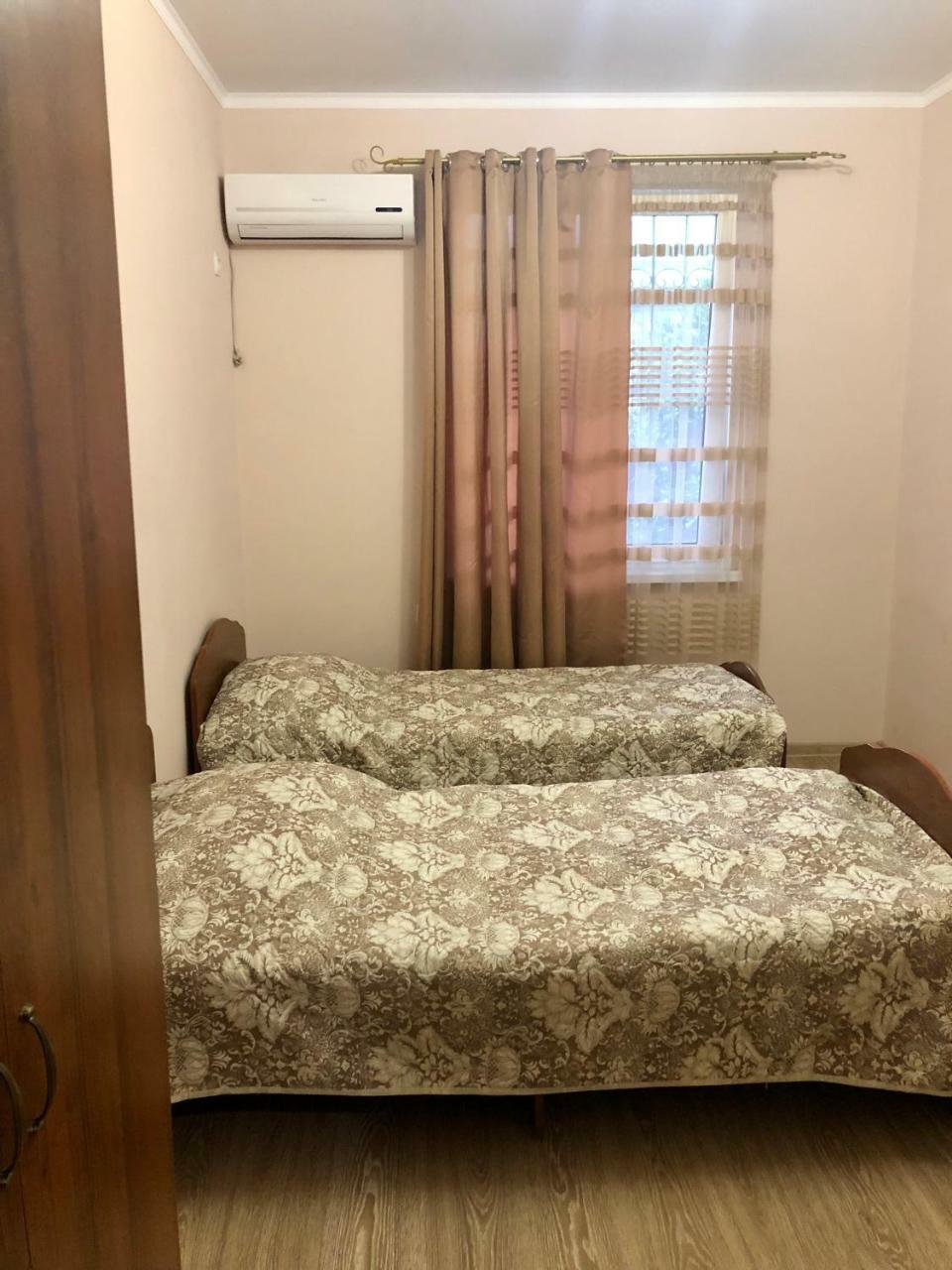 Nadia Hotel Sukhumi Bagian luar foto