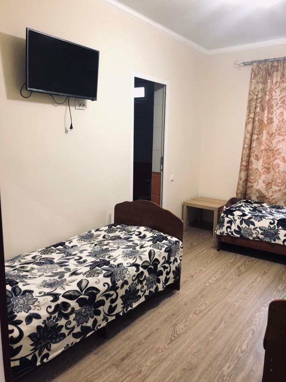 Nadia Hotel Sukhumi Bagian luar foto